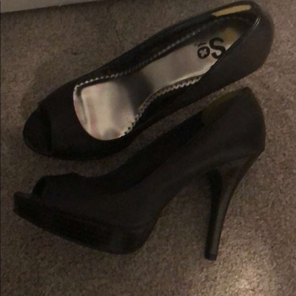 Shoe - Picture 1 of 2